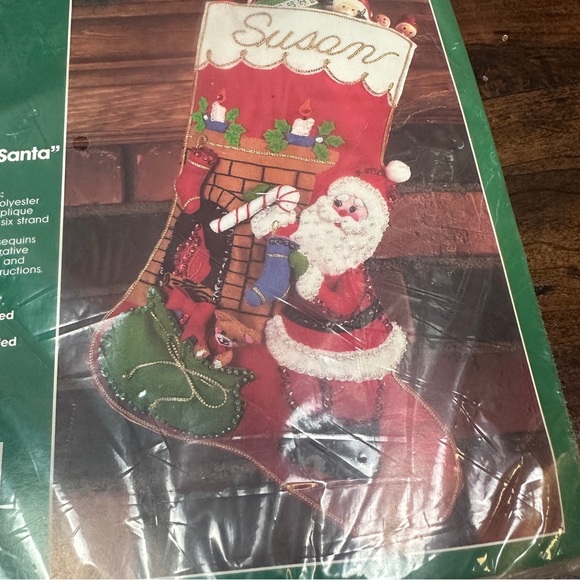 Vintage BUCILLA Felt Christmas 18" Stocking Kit FIRESIDE SANTA 32224 Jeweled NEW - Picture 3 of 5